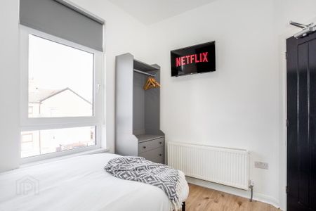 Room 5, 9 Frank Street, Belfast, BT5 4NW - Photo 5