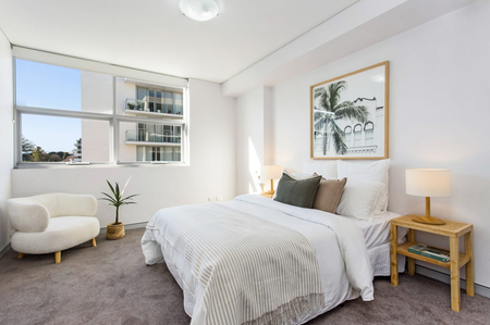 Modern 2-Bedroom Apartment with Stunning Views in Prime CBD Location - Photo 4