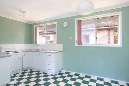 Walk to town - Photo 3