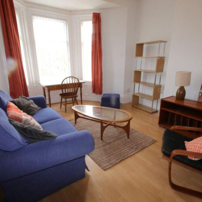 2 bedroom property to rent - Photo 1