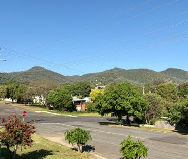 NORTH TAMWORTH - Renovated Upstairs One Bedroom Unit - Photo 2