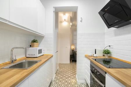 Carrer de Sant Pere Mitjà, Barcelona, Catalonia 08003 - Photo 3