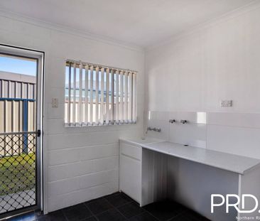 Modern 2-Bedroom Unit with Private Courtyard & Off-Street Parking - Photo 1