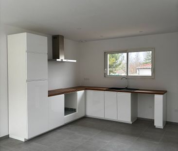 Location Maison 4 pièces 110m² - Photo 1