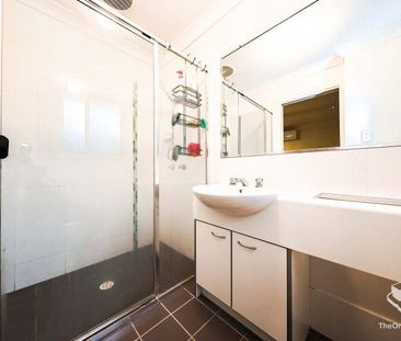 Beautiful Home with NO water bill! - Photo 3