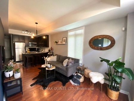 Condo Townhouse For Lease | C6783208 - Photo 3