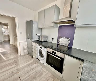 Bilton Road, Greenford - Photo 6