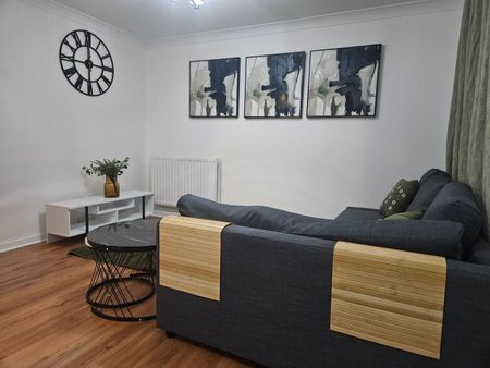 2 Bed Flat, West Lodge, E16 - Photo 2