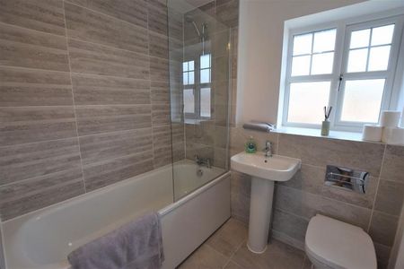 3 Bedroom Semi Detached Available Arranging tenancy - Photo 5