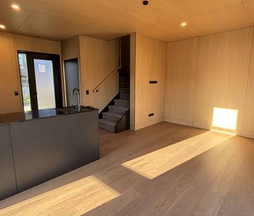 Brand new Five Mile Villa - Photo 2