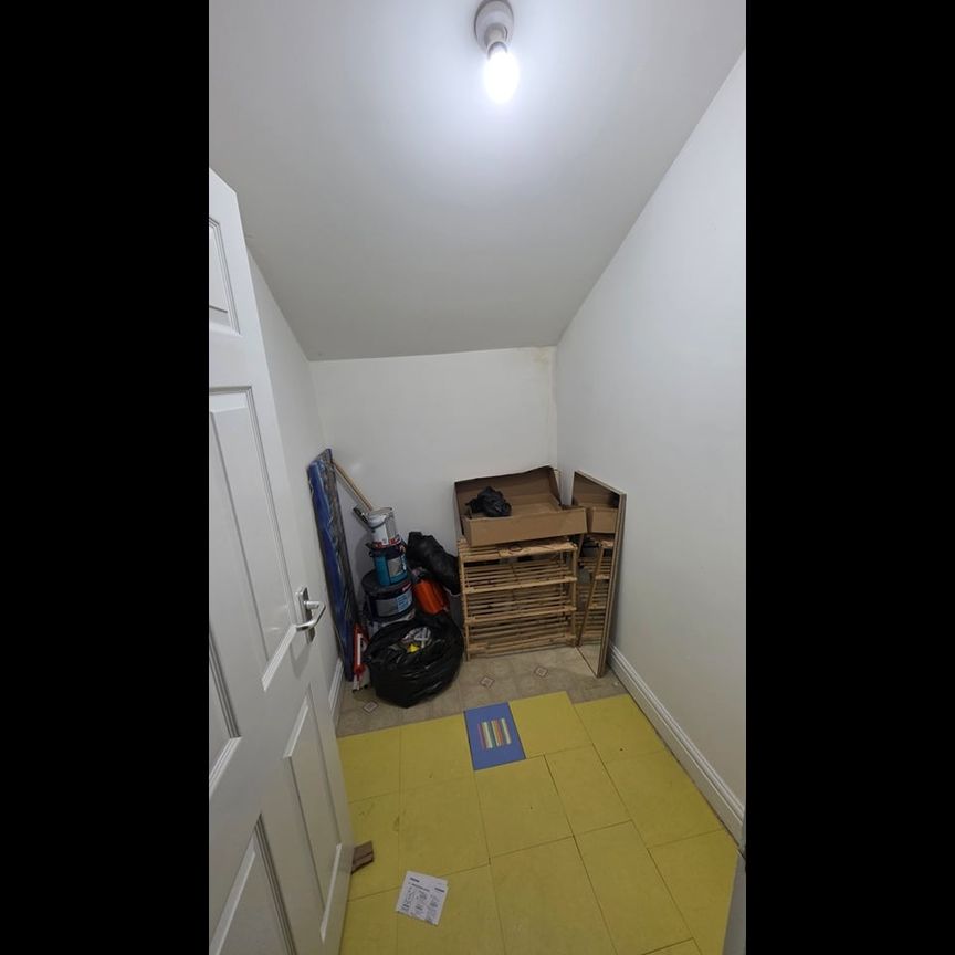 1 Bed Flat, Wellington Street East, M7 - Photo 1