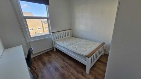 5 Bed Student Accommodation - Photo 4