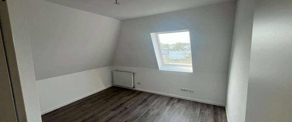 3 ZKB Wohnung Einbauküche Balkon Vinylboden Citynähe - Photo 1