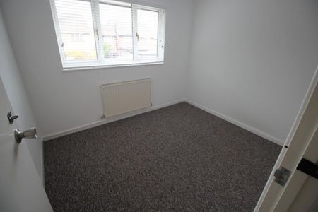 1 bedroom Flat To Let - Photo 4