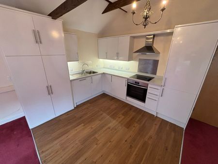 3 bedroom semi-detached bungalow to rent - Photo 4