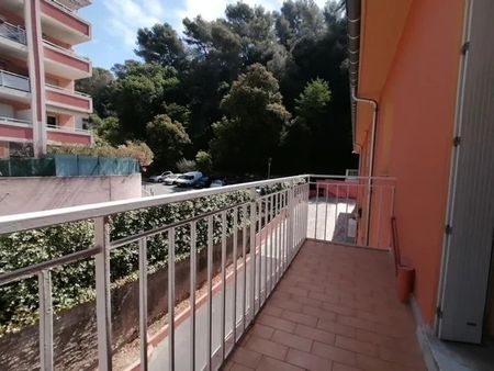 Location Appartement - Saint-André-de-la-Roche - Photo 3