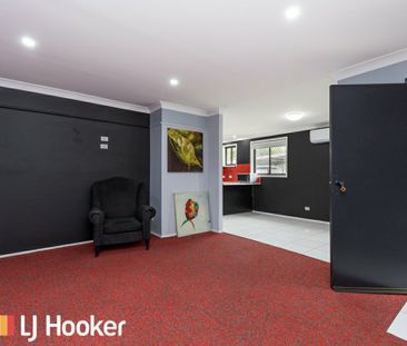 Modern 3 Bedroom Home - Photo 6