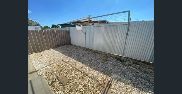 Modern 1 Bedroom Unit - Photo 1