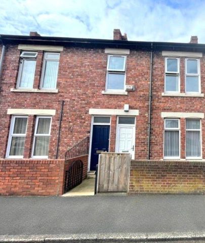 3 bedroom flat to rent - Photo 3
