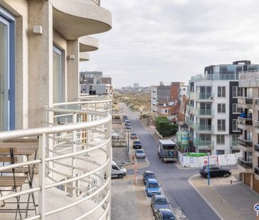 Appartement te huur in Koksijde voor € 800 met 1 slaapkamer - Photo 2