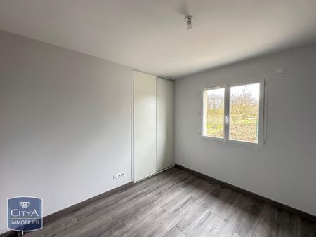 Location Maison 4 pièces 92m² FEILLENS 01570 - Photo 4