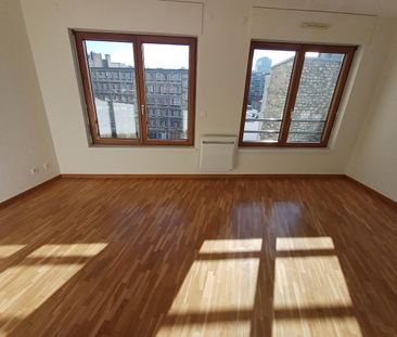 location Appartement F1 DE 30.15m² À PARIS - Photo 2