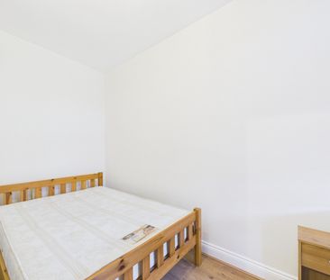 1 Bed Flat, Craven Park Road, NW10 - Photo 2