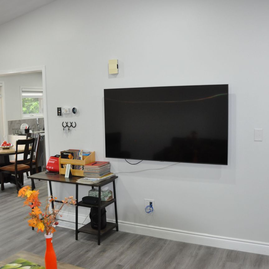 For Lease - 17 Cedar Bay Road, Kawartha Lakes, Ontario - Photo 1