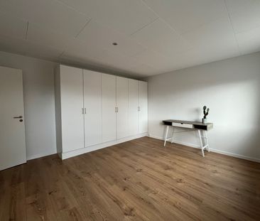 Nyrenoveret lejlighed på 126 m2 med altan og elevator - Photo 3