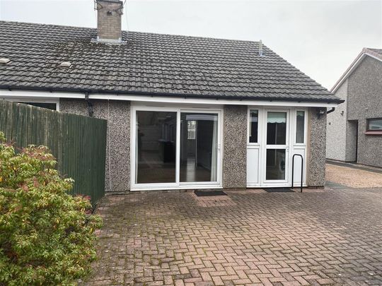 2 bedroom semi-detached bungalow to rent - Photo 1