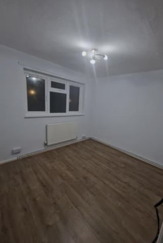 2 bedroom end of terrace house to rent - Photo 4