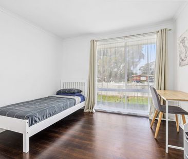 Beautiful 3 Bedroom Home - Photo 5