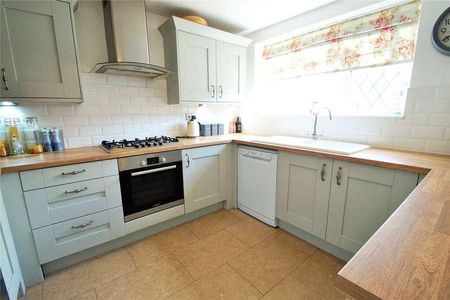 Silver Hill, College Town, Sandhurst, Berkshire, GU47 - Photo 5