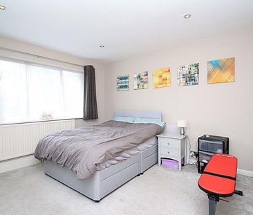 2 bedroom maisonette to rent - Photo 5