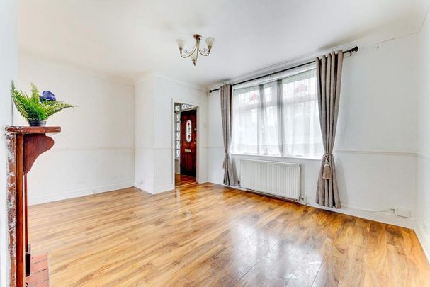 3 bedroom semi-detached house to rent - Photo 1