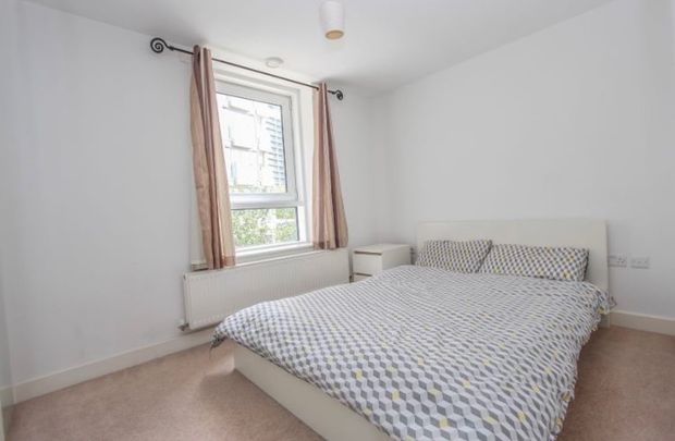 1 Bed Flat, Adriatic Apartments, E16 - Photo 1
