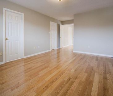 For Lease - 2431 Newcastle Crescent, Oakville, Ontario - Photo 5