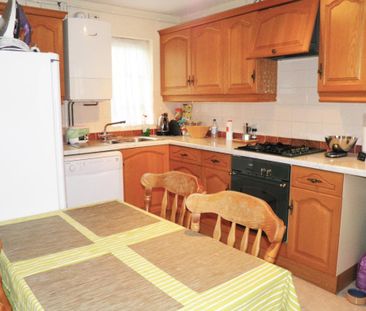 2 bedroom end of terrace house to rent - Photo 6