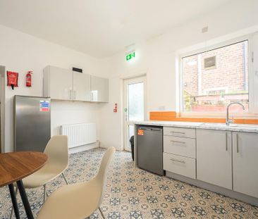 1 bedroom in a house share to rent - Photo 6