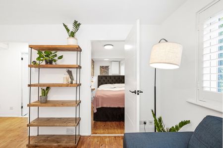 1 Bed Flat, Carew Court, SE14 - Photo 3