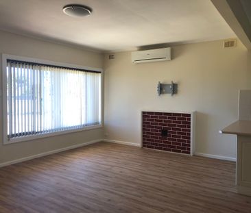 To register & apply for this property, please use this link: https:... - Photo 2