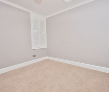 2 bedroom mid terraced house to rent, - Photo 4