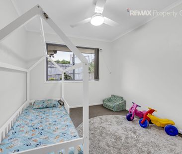 4 Bedroom Modern Home! - Photo 3