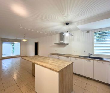 Location Appartement 3 pièces 72m² ST DENIS 97400 - Photo 3