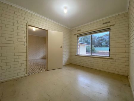 Neat One Bedroom Unit in Quiet Group - Photo 3