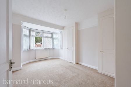 South Drive, Coulsdon - Photo 3