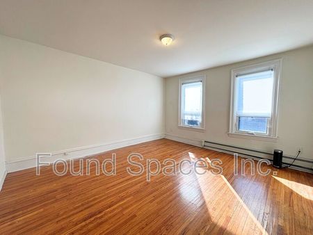 $1,899 / 2 br / 1 ba / 328 James st N unit 2 - Photo 5