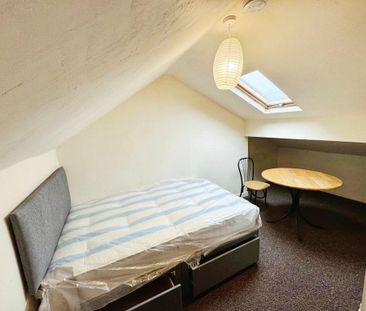 4 bedroom terraced house to rent - Photo 4