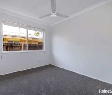 8 Mark St, Redland Bay, QLD 4165 - Photo 5