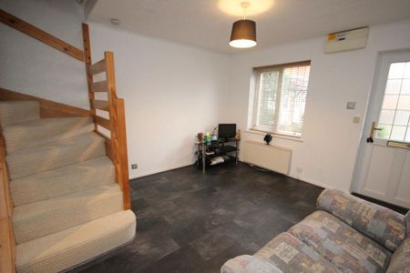 2 bedroom terraced house to rent - Photo 2